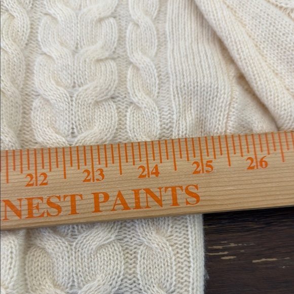 J. Crew Cashmere cropped cable-knit V-neck sweater Size Large - Picture 8 of 8